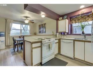 Photo #6: 20493410 Listing