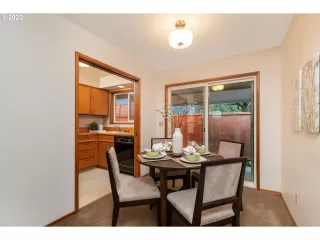 Photo #4: 20494075 Listing 