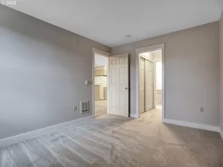 Photo #3: 20494731 Listing