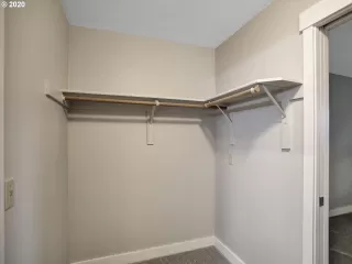 Photo #4: 20494731 Listing