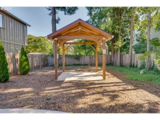 Photo #2: 20494771 Listing