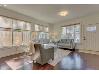 Photo #5: 20494771 Listing