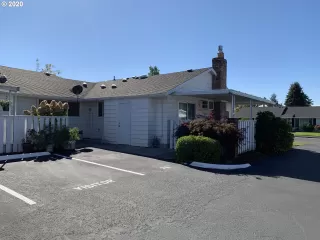 Photo #5: 20495086 Listing