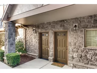 Photo #2: 20496636 Listing