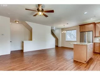 Photo #5: 20496636 Listing