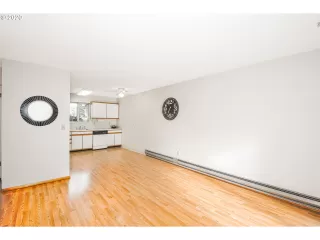 Photo #3: 20496723 Listing 
