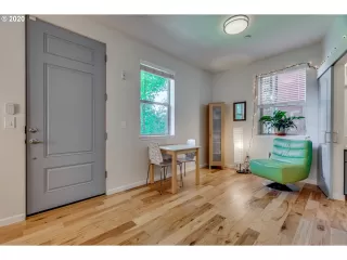 Photo #2: 20497186 Listing 