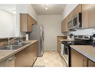 Photo #5: 20497462 Listing