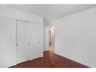 Photo #5: 20497587 Listing