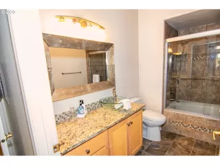 Photo #3: 20498378 Listing