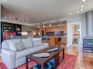 Photo #6: 20498655 Listing