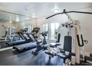 Photo #5: 20499214 Listing