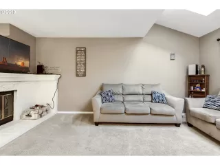 Photo #5: 20500484 Listing