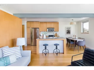 Photo #5: 20500765 Listing