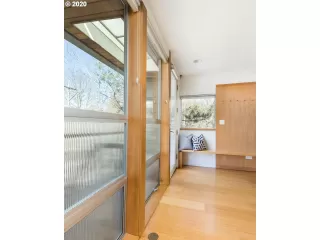 Photo #6: 20500765 Listing
