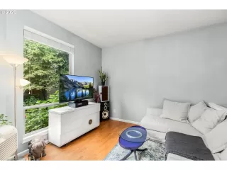 Photo #1: 20501177 Listing