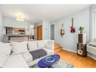 Photo #2: 20501177 Listing