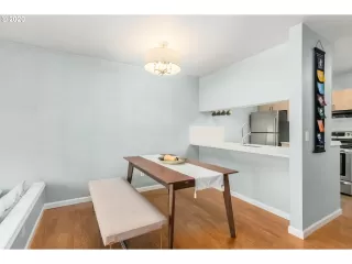 Photo #4: 20501177 Listing