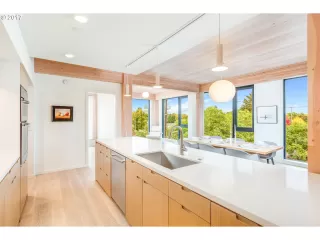 Photo #4: 20501284 Listing