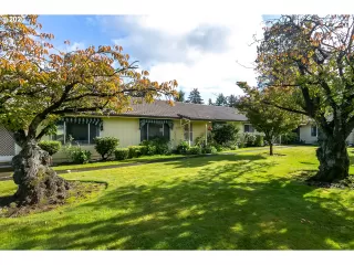 Photo #1: 20501475 Listing