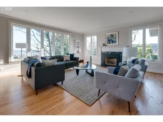 Photo #2: 20501649 Listing