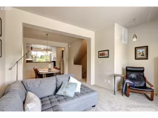 Photo #6: 20502605 Listing