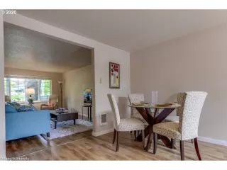 Photo #5: 20502729 Listing