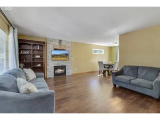 Photo #5: 20502781 Listing 