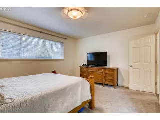 Photo #5: 20502993 Listing