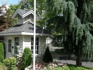 Photo #2: 20503058 Listing