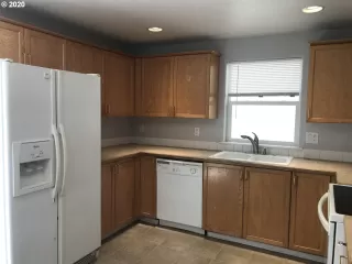 Photo #4: 20503879 Listing