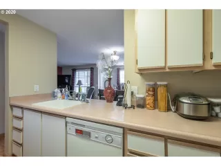 Photo #3: 20504151 Listing