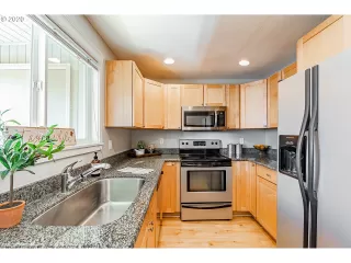 Photo #4: 20505058 Listing