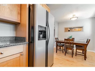 Photo #6: 20505058 Listing