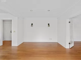 Photo #6: 20507525 Listing