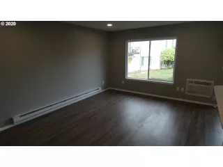 Photo #4: 20508518 Listing