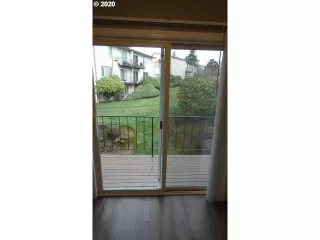 Photo #5: 20508518 Listing