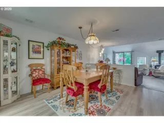 Photo #3: 20509271 Listing