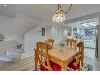 Photo #4: 20509271 Listing