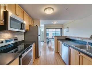 Photo #2: 20510915 Listing