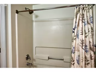 Photo #6: 20511473 Listing