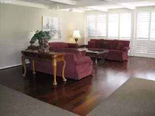 Photo #5: 20511856 Listing