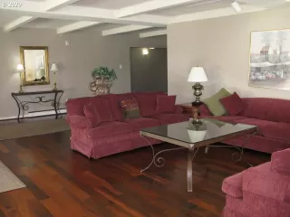 Photo #6: 20511856 Listing