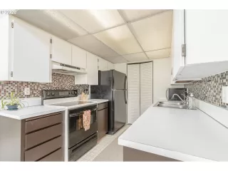 Photo #3: 20511945 Listing