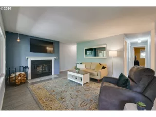Photo #4: 20512298 Listing