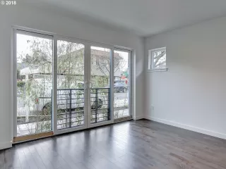 Photo #2: 20512621 Listing