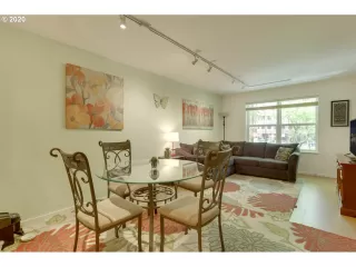 Photo #4: 20512664 Listing 