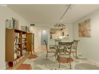 Photo #5: 20512664 Listing 