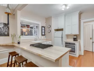 Photo #4: 20512712 Listing