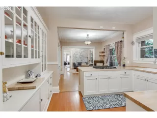 Photo #5: 20512712 Listing